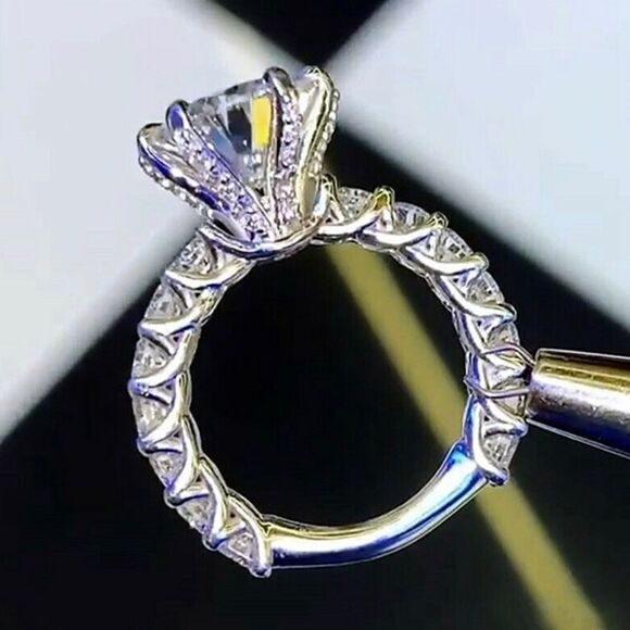 4ct Silver CZ Diamond Ring - Picture 2 of 7